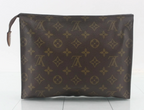 Louis Vuitton Pochette Toilette 26