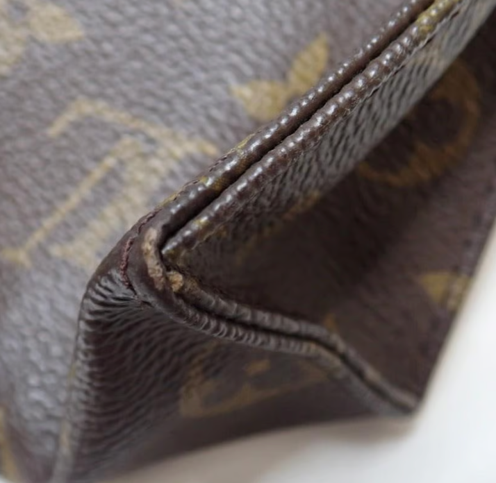 Louis Vuitton Pochette Toilette 26