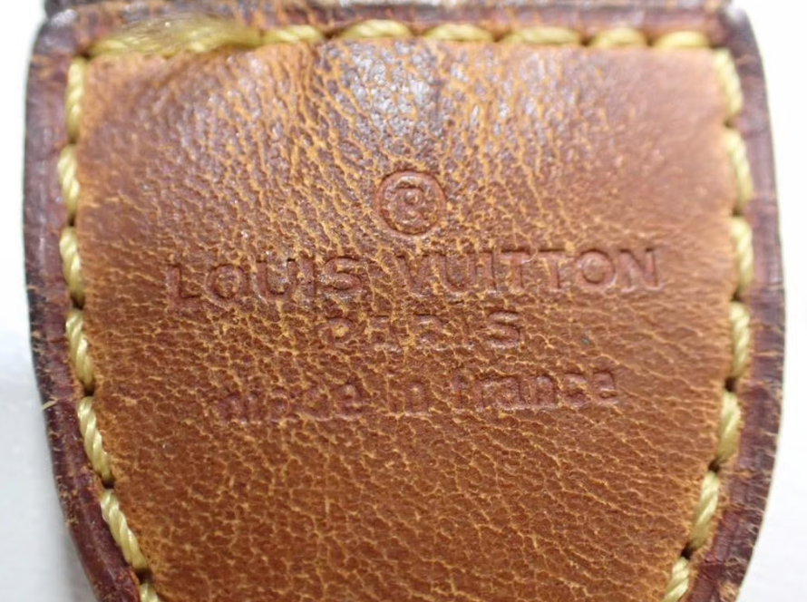 Louis Vuitton Pochette Toilette 26